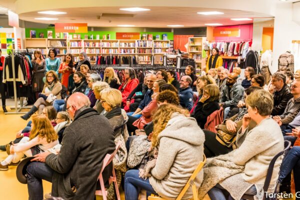 eupen_seitenstrasse_oxfam_25112017_35m_2_24780233488_o